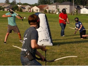 EXTRA - Robin Hood - Bow and arrow battle (from 8 years old)